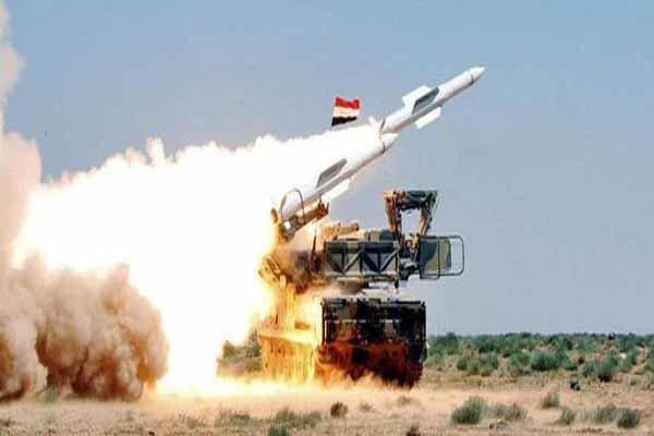 پدافند سوریه با پهپادهای متجاوز مقابله کرد پدافند سوریه با پهپادهای متجاوز مقابله کرد