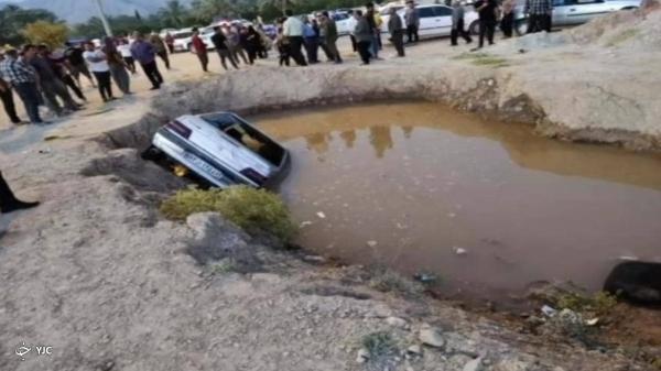 مرگ 3 نفر با سقوط خودرو در گودال آب
