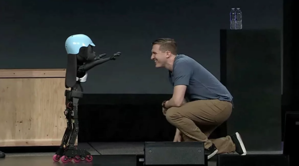 ربات تازه دیزنی اسکیت سواری می نماید